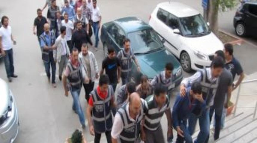 Uyuşturucu Operasyonunda G&ouml;zaltına Alınan 14 Kişi Tutuklandı