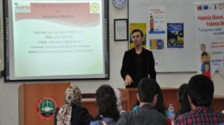 D&uuml;&rsquo;de Erasmus Tanıtım Semineri D&uuml;zenlendi