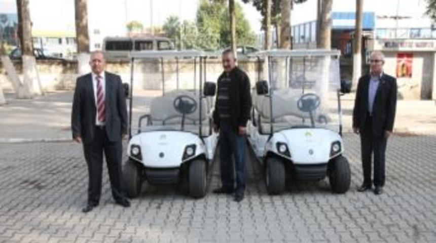 "golf" Aracıyla Mezarlık Ziyareti