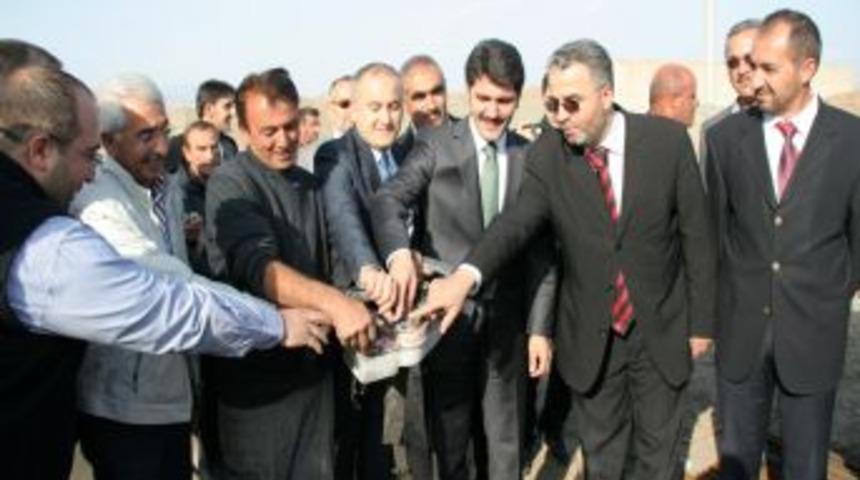 Hayırseverlerin Destekleri Ile Cami Ve Kur&rsquo;an Kursu Yapılıyor