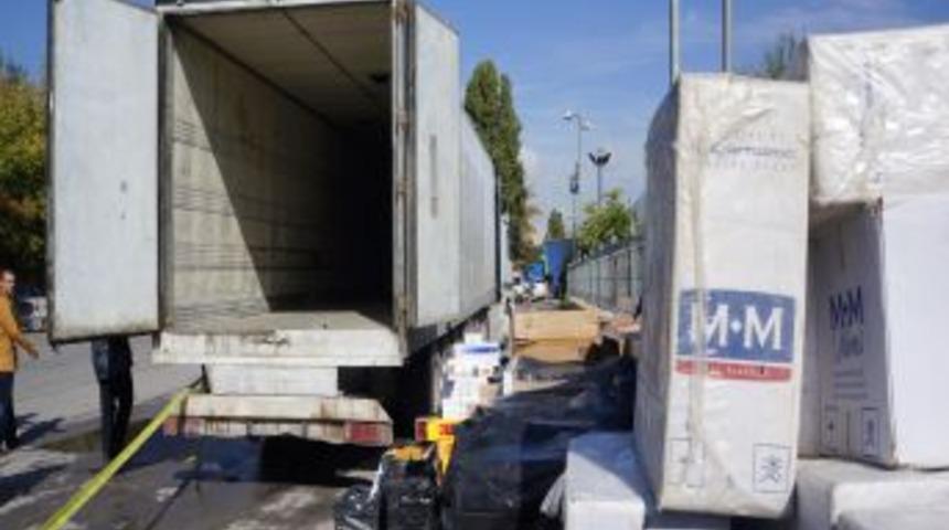 TIR&rsquo;la Ka&ccedil;ak Sigara Sevkiyatına Polis Engeli