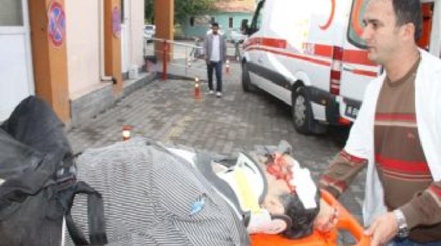 Minib&uuml;s&uuml;n &Ccedil;arptı Yaya Ağır Yaralandı