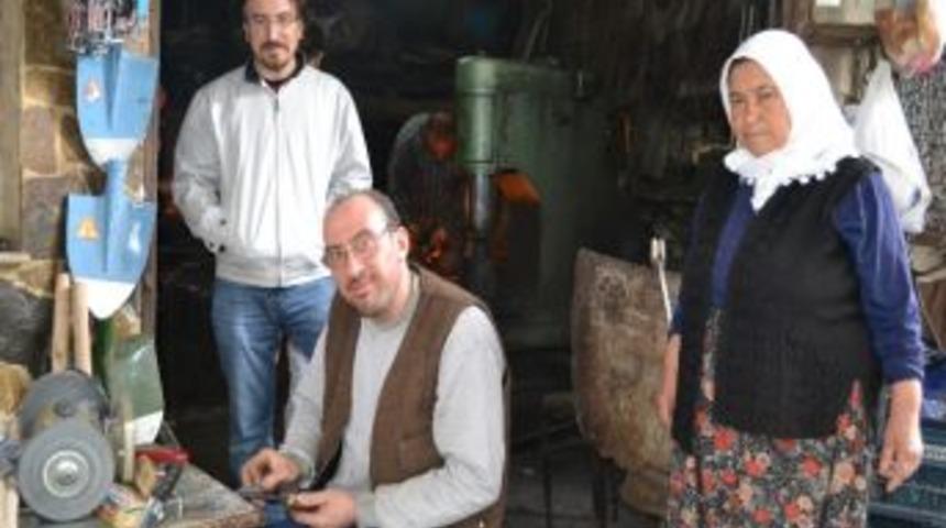 Kula'da Bı&ccedil;aklar Bileniyor