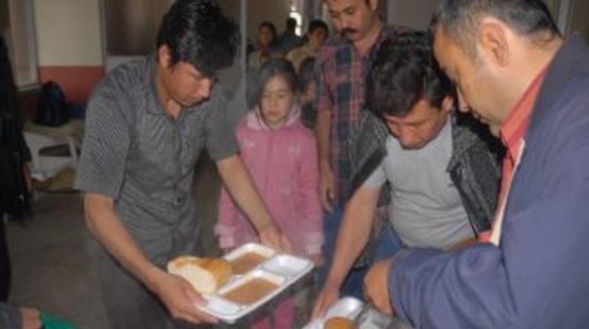 Afgan Sığınmacılara Yardım