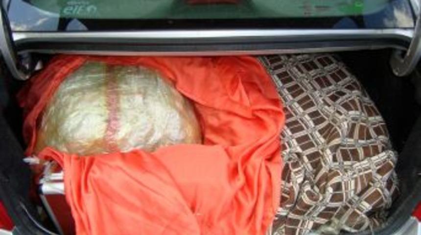 TEM'de Durdurulan Otomobilden 44 Kilogram Esrar Çıktı