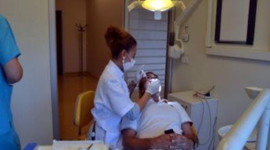 Teknik Direktör Ersun Yanal Diş Muayenesinden Geçti