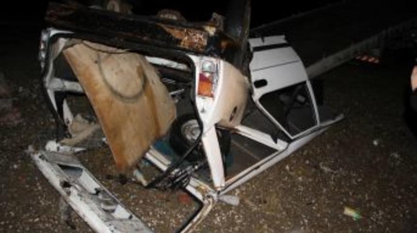 Başkale'de Trafik Kazası: 1 &Ouml;l&uuml;, 2 Yaralı