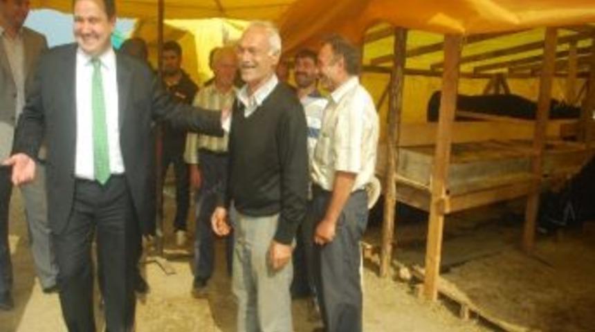 Başkan Aksu Kurban Pazarını Ziyaret Etti