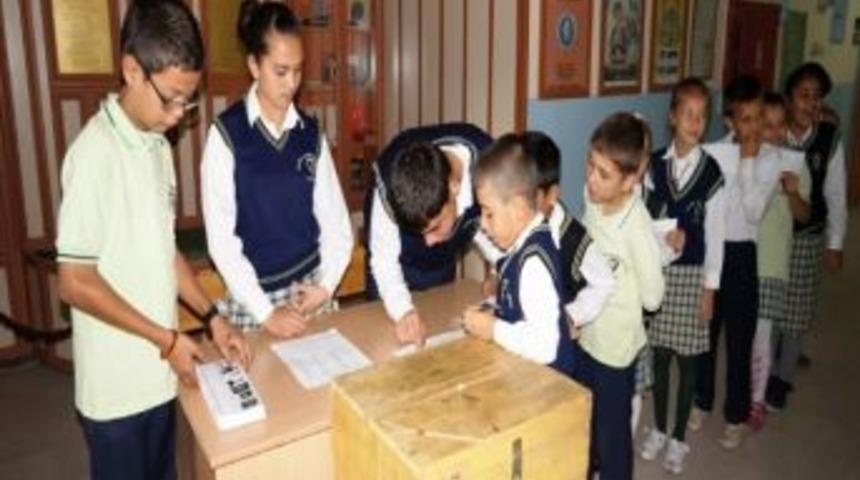 Sarıg&ouml;l&rsquo;de &Ouml;ğrenciler Se&ccedil;im Heyecanı Yaşadı