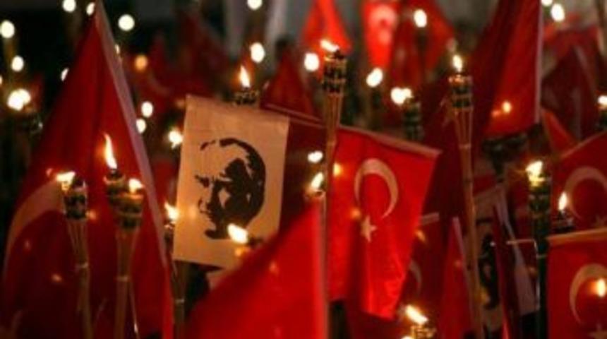 Tepebaşı Belediye Başkanı Ata&ccedil; Ve Esog&uuml; Rekt&ouml;r&uuml; G&ouml;nen'den Bayram Mesajları