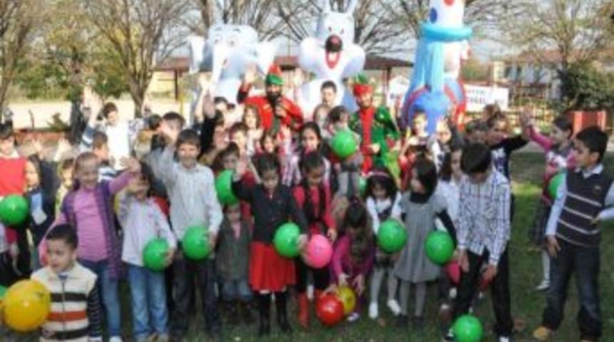 Kartepeli &Ccedil;ocuklara, &Ouml;zel Bayram Etkinliği