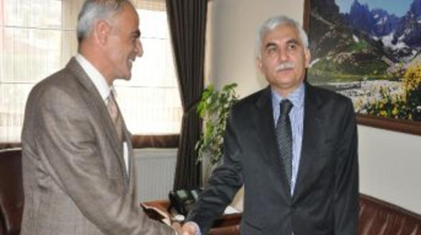 Vali Alimoğlu Gazetecilerle Bir Araya Geldi