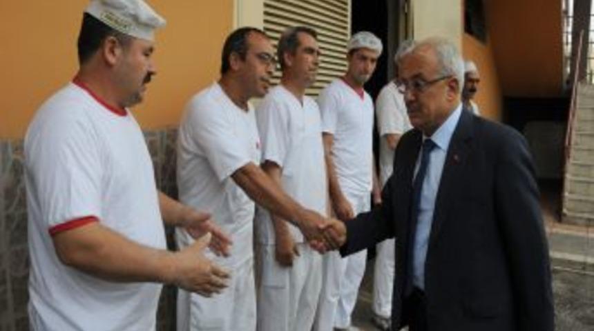 Tarsus Belediye Başkanı Kocamaz Personeliyle Bayramlaştı