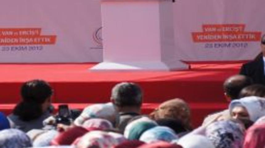 Erdoğan'dan BDP'ye: Parti Tabelalarını Indirip Kandil Tabelası Asın