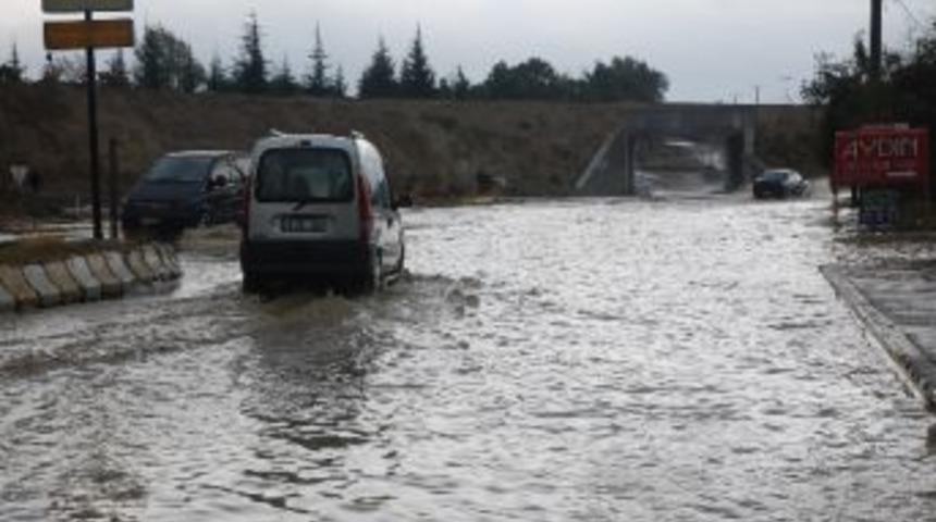 Gelibolu&rsquo;da Sağanak Yağış
