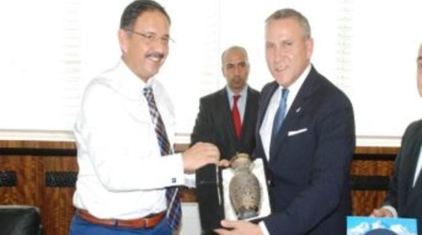 Macaristan İle İlişkiler Gelişiyor