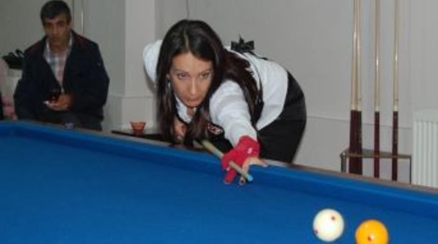 T&uuml;rkiye Şampiyonu Tatvan&rsquo;da Bilardo Ma&ccedil;ı Yaptı