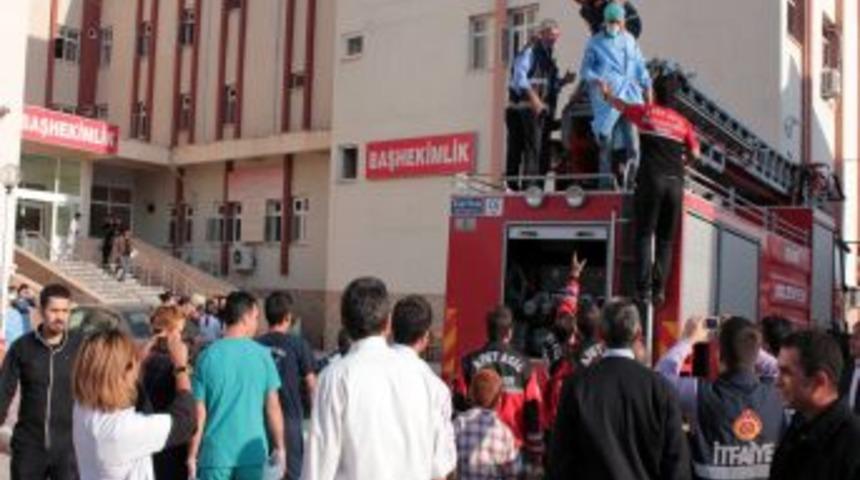 Hastanedeki Yangın Tatbikatı Ger&ccedil;eğini Aratmadı