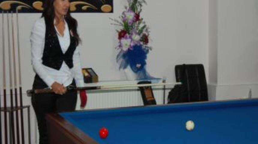 T&uuml;rkiye Şampiyonu Tatvan&rsquo;da Bilardo Ma&ccedil;ı Yaptı