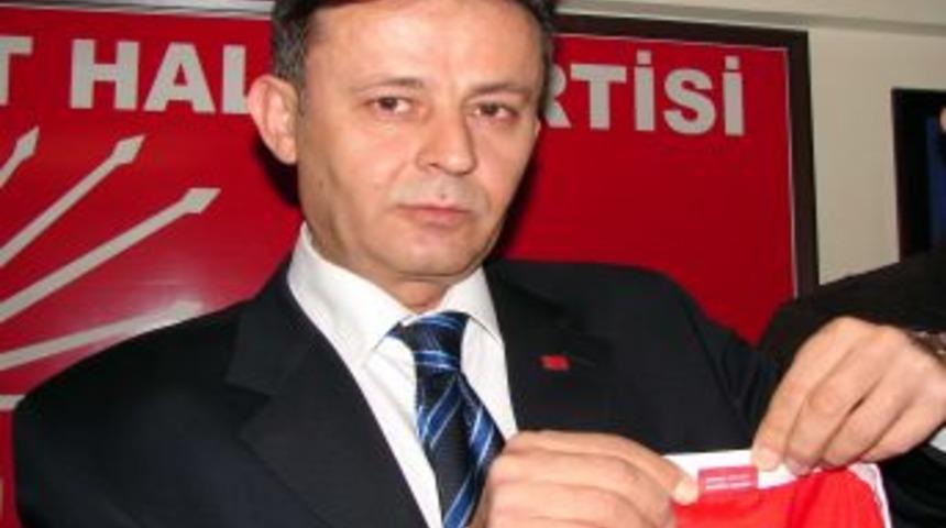 CHP: Belediyenin Dağıttığı Bayraklarda Neden Başkanın Ismi Var?