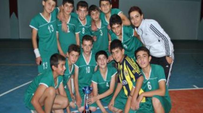 Tatvan'da Okullararası Hentbol M&uuml;sabakaları Sona Erdi