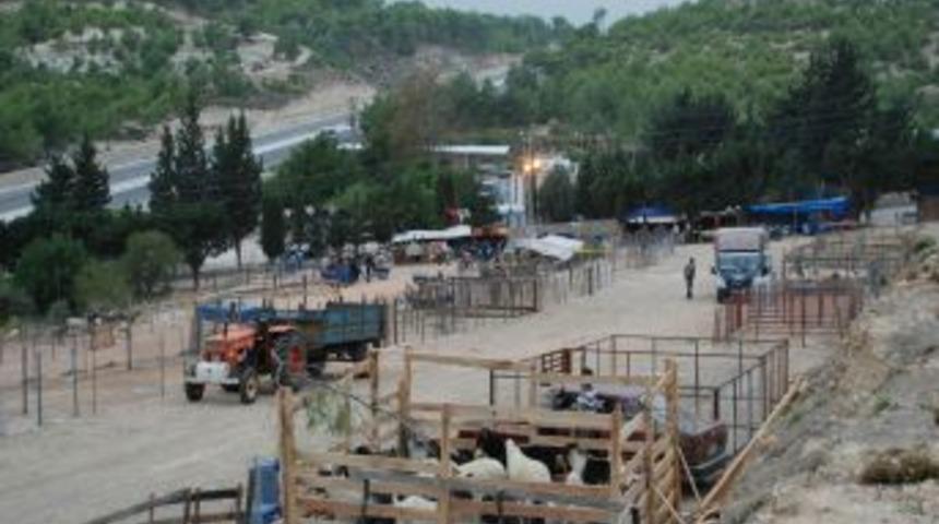 Silifke&rsquo;de Kurban Kesim Yerleri Belli Oldu