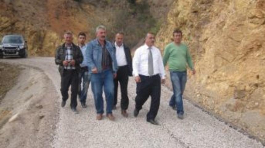 G&uuml;m&uuml;şhane Belediyesi Asfaltlama &Ccedil;alışmalarını S&uuml;rd&uuml;r&uuml;yor