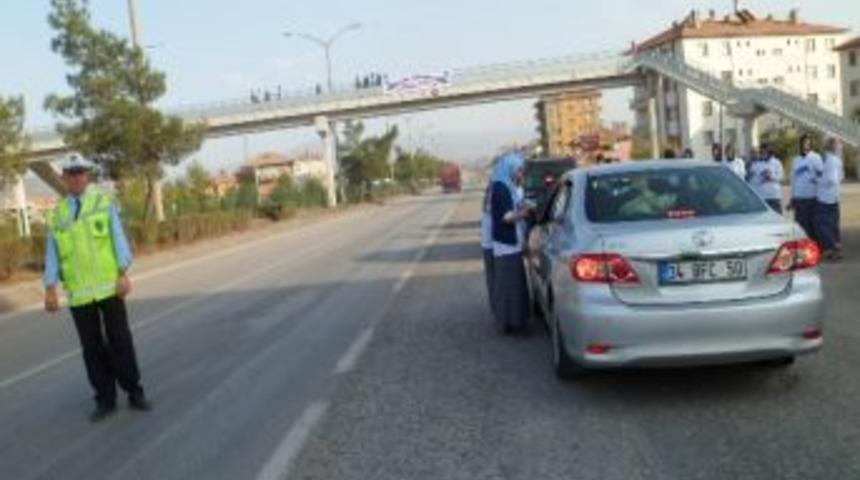 Osmancıklı &Ouml;ğrencilerden S&uuml;r&uuml;c&uuml;lere Uyarı