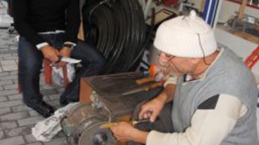 Manavgat'ta Tek Bı&ccedil;ak Bileycisi, Yoğunluk Karşısında Randevulu &Ccedil;alışıyor