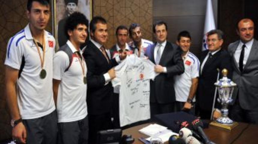 Kılı&ccedil;: Reklam Değeri Olmayan Spor Dallarına Sponsorlar Destek Vermiyor