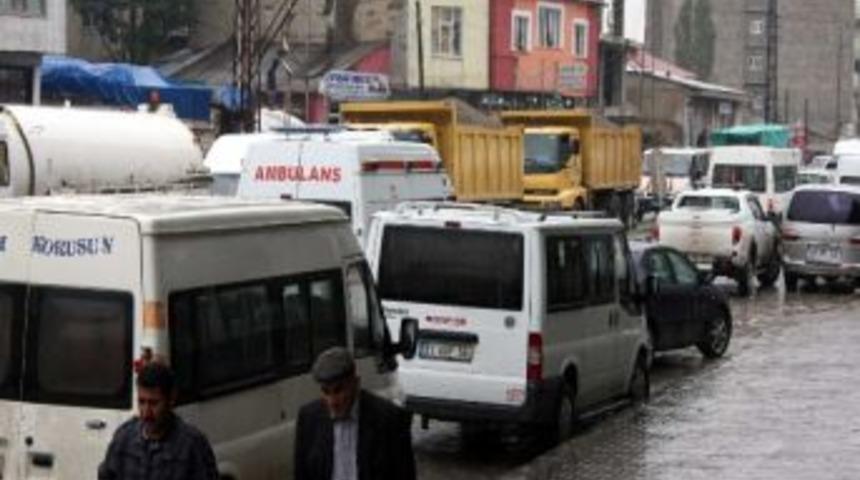 Y&uuml;ksekova&rsquo;da Sağanak Hayatı Olumsuz Etkiledi