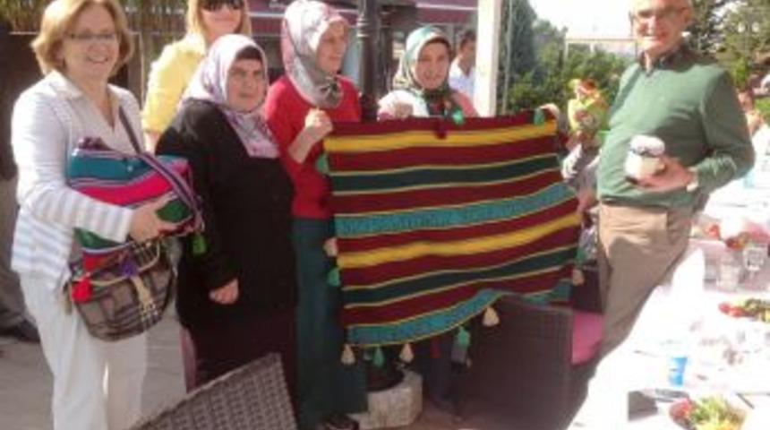 Meslek Sahibi Olan Ayvacıklı K&ouml;yl&uuml; Kadınları &Ouml;d&uuml;l Olarak Samsun'u Gezdi