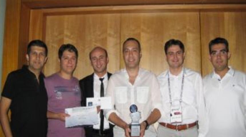 Ak&uuml; Tıp Fak&uuml;ltesi, Kbb Uluslararası Kongreden 2 B&uuml;y&uuml;k &Ouml;d&uuml;lle D&ouml;nd&uuml;