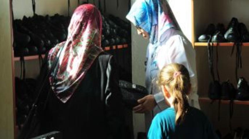 Tuzla Belediyesi&rsquo;nden Yetim &Ccedil;ocuklara Bayram Kıyafeti