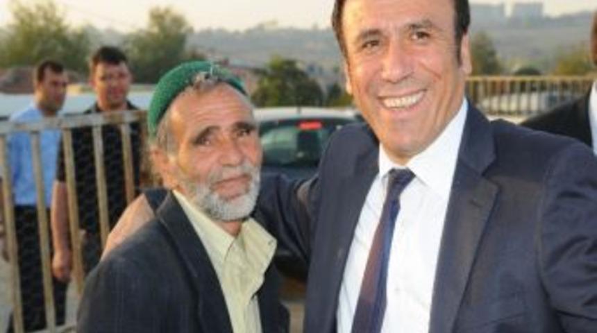 Gen&ccedil;, Hayvan Pazarını Gezdi