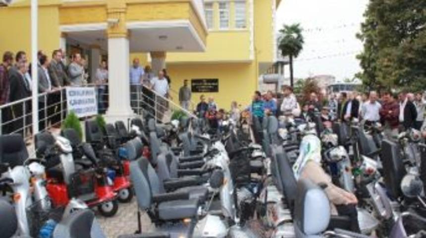 Gurbet&ccedil;ilerden 46 Engelliye Ak&uuml;l&uuml; Ara&ccedil;