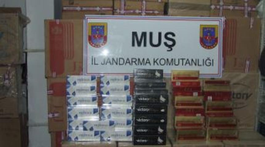 Jandarma 29.700 Paket Ka&ccedil;ak Sigara Ele Ge&ccedil;irildi