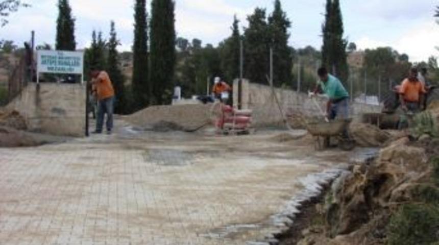 Beydağ Belediyesi Mezarlık Yolunu Bayrama Yetiştirdi