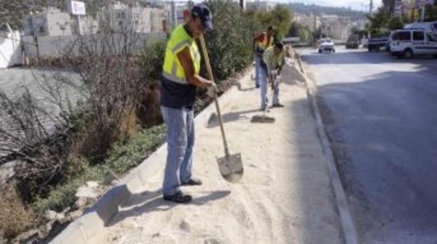 Kuşadası&rsquo;nda Meram B&ouml;lgesi&rsquo;nde Kaldırımlar Yenileniyor