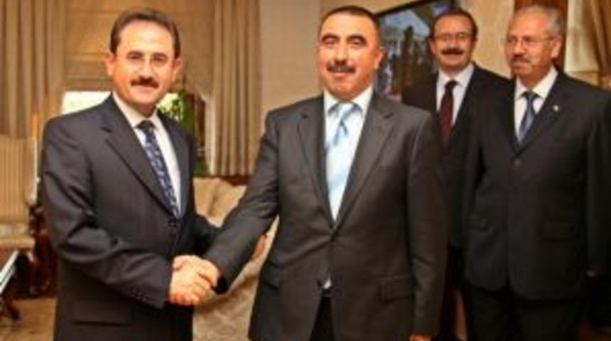 Vali Başköy Valilik personeli ile bayramlaştı