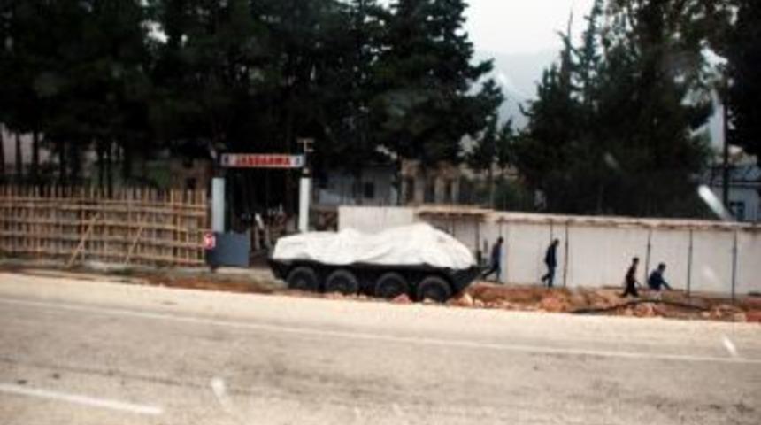 Hatay'da Saldırıya Uğrayan Karakol Onarılıyor