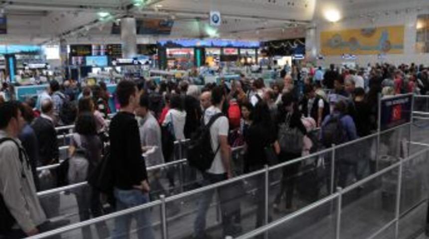 Havalimanında Bayram Yoğunluğu