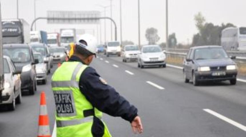 Bolu Tem Otoyolunda 10 Kilometrelik Ara&ccedil; Kuyruğu