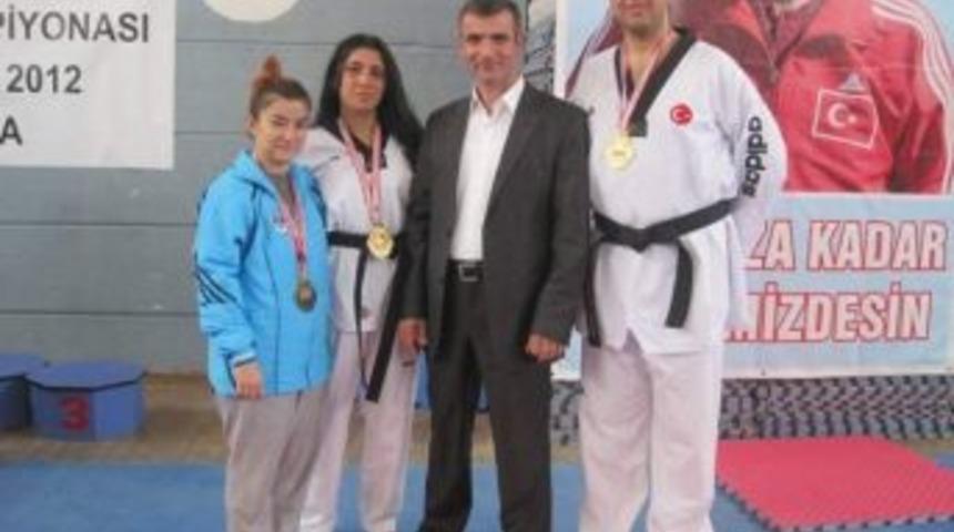 Paralimpik Tekvandoculardan, &Uuml;&ccedil; T&uuml;rkiye Şampiyonluğu