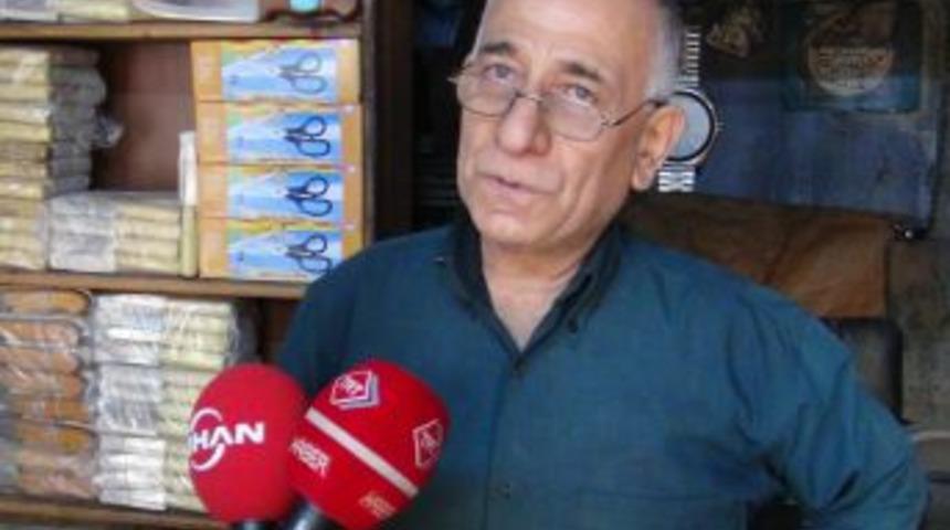 Bı&ccedil;aklar Kurbanlıklar I&ccedil;in Bileniyor