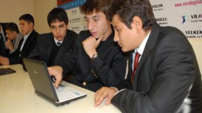 Yaşları K&uuml;&ccedil;&uuml;k Ama BM Aracılığıyla D&uuml;nya Sorunlarına &Ccedil;&ouml;z&uuml;m &Uuml;retiyorlar