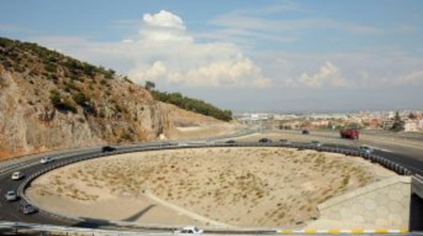 Manisa'nın Trafiğini Rahatlatacak &Ccedil;evre Yolu A&ccedil;ıldı