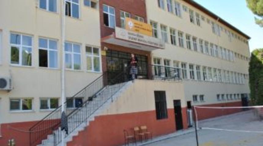 Selendi'de Okul Binası Krizi