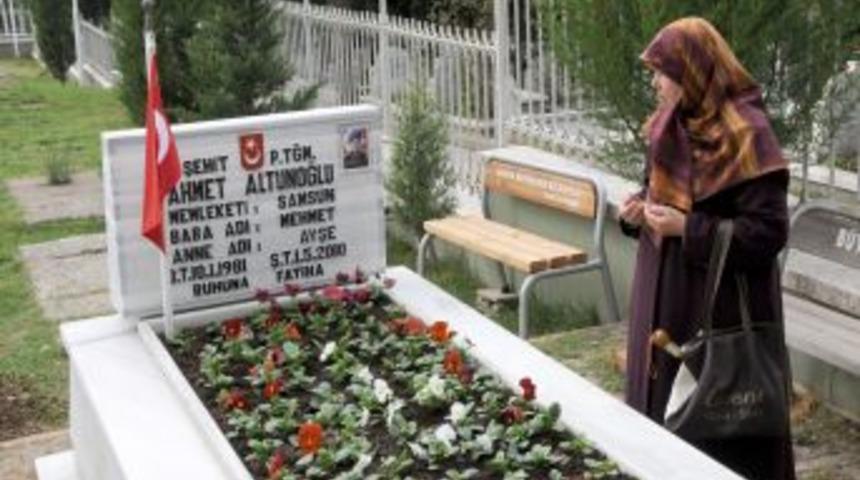 Samsunlular Bu Arifede De Mezarlıkları Doldurdu