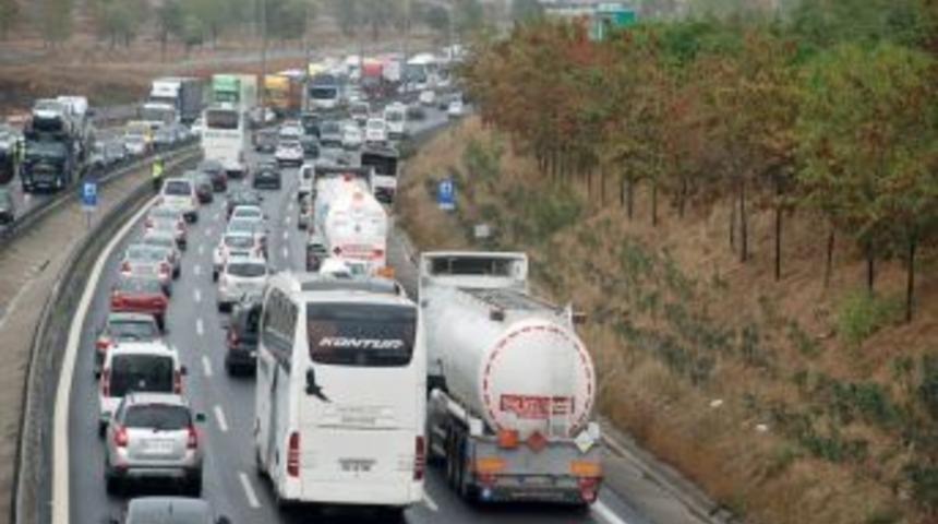 Kocaeli TEM&rsquo;de Bayram Trafiği Yoğunluğu